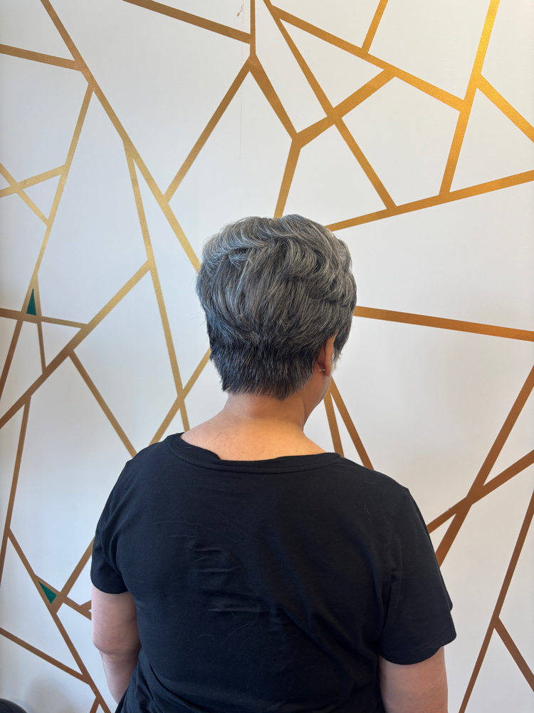 Women's Short haircut at Dye'N 2 Cut It in Las Vegas, NV