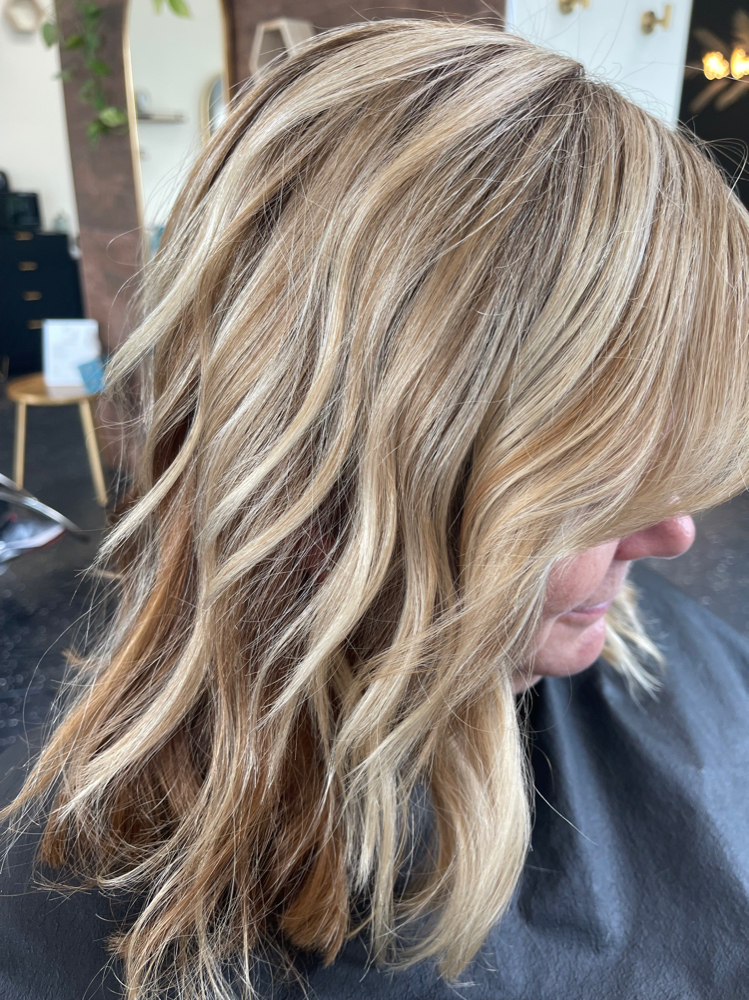 Partial Highlight Root Touch Up Cut