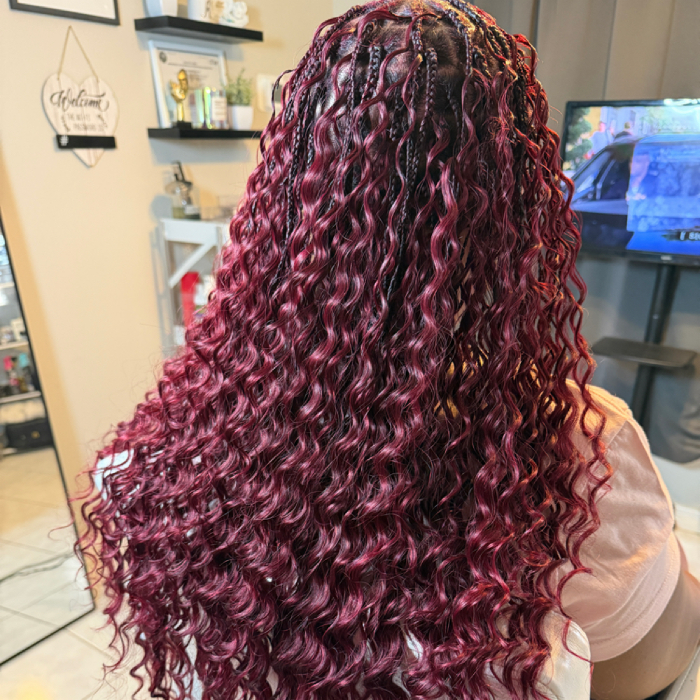 Miracle Knot Braids at The Glow Up Studio LLC in Kissimmee, FL