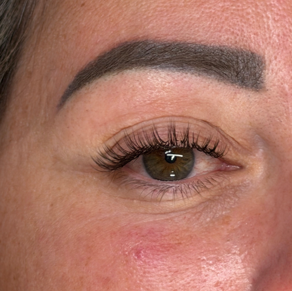 Signature Natural Lash at Lashes.byesther in West Haven, CT