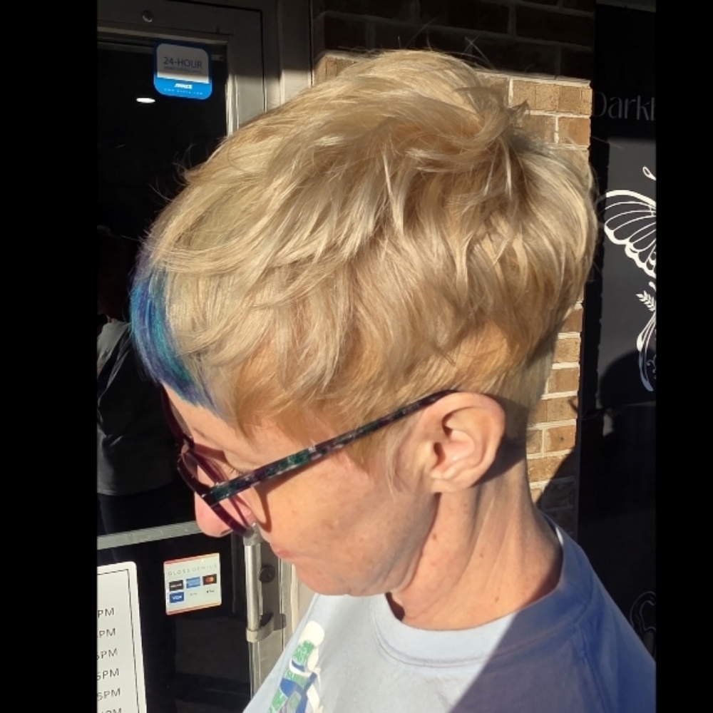 Blade Wisp at DARKBAR Salon in Knoxville, TN