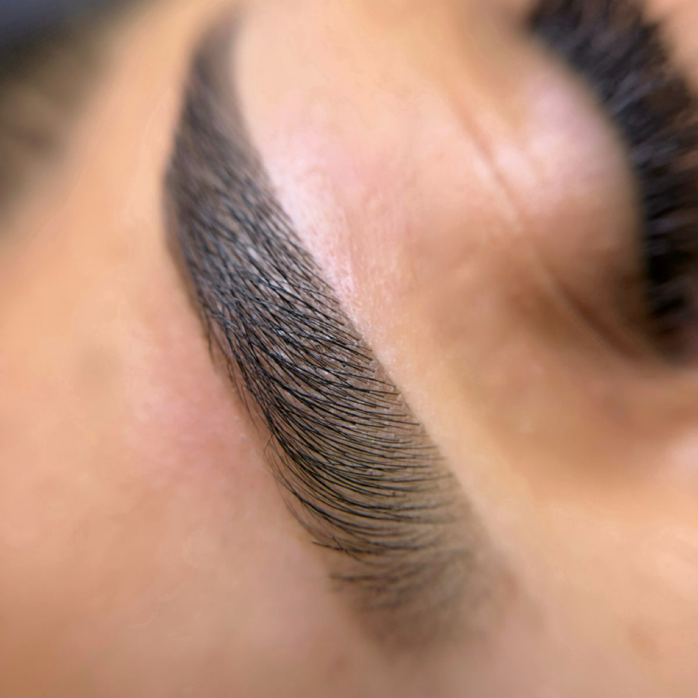 Henna Brows + Depilación at Sashy Beauty Studio in Carolina, PR