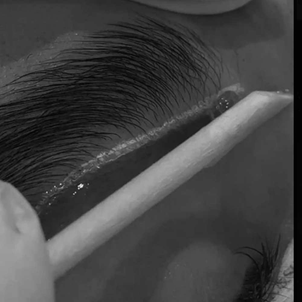 Brow Wax at MODA Beauty Bar in Danville, KY