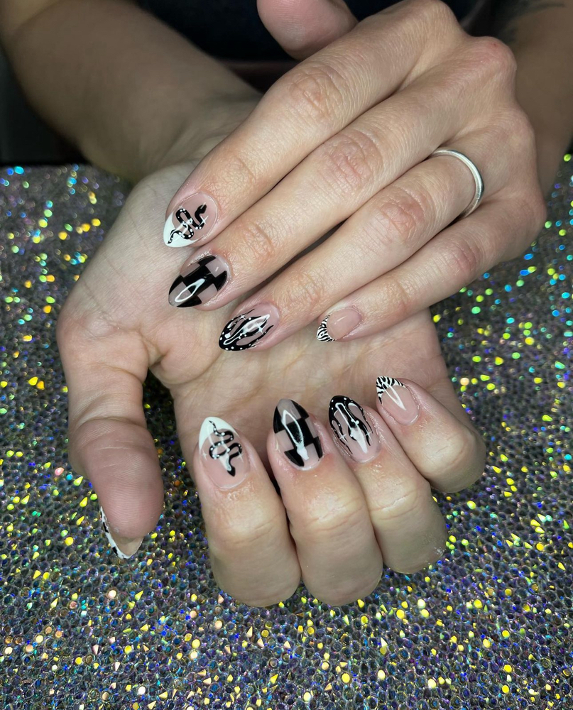 Nail Art-More Than 4 Nails
