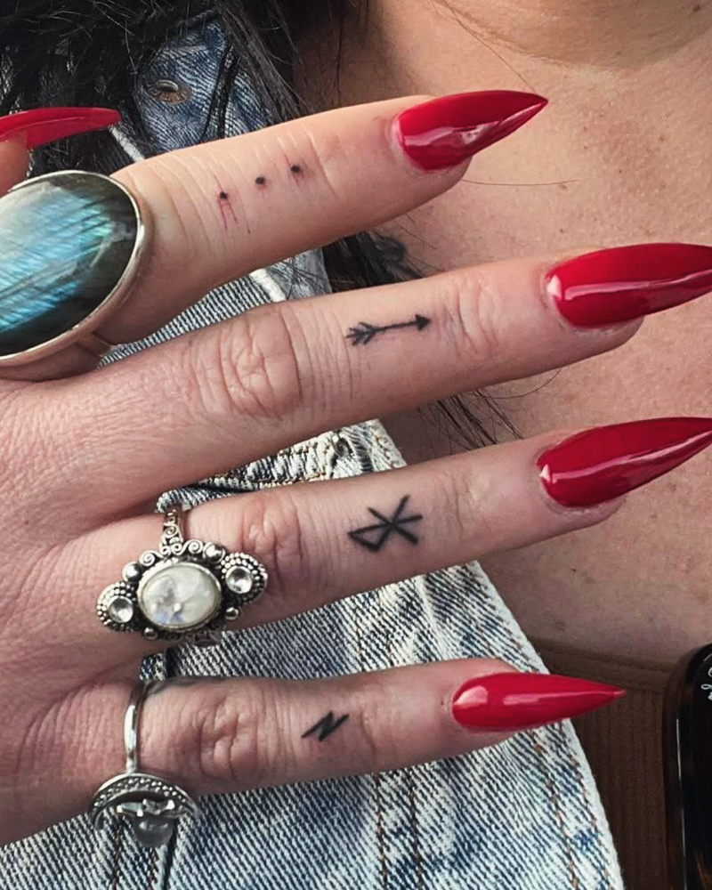 FINGER TATTOO SPECIAL