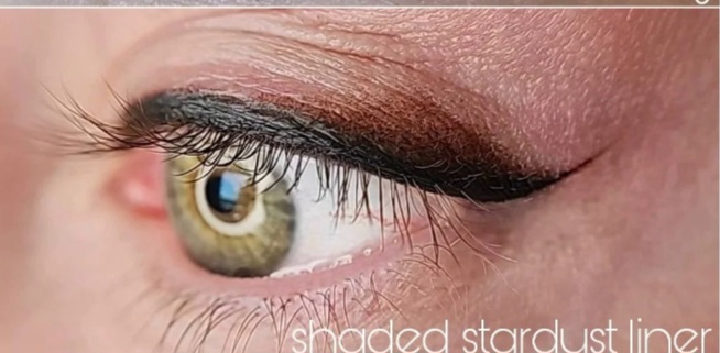 Classic Eyeliner w/ Wing & Stardust