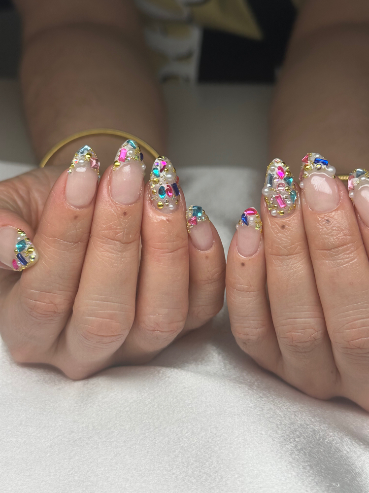 junk nails (rhinetsones all over)