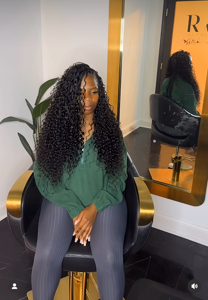 Small Boho Knotless Midback at Rach_bstyling in New Orleans, LA