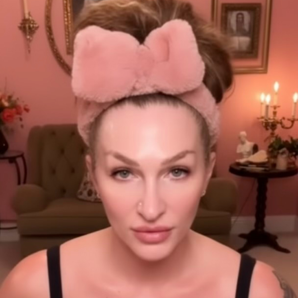 Moisture Method Free Consultatition at Faces by Maryanna