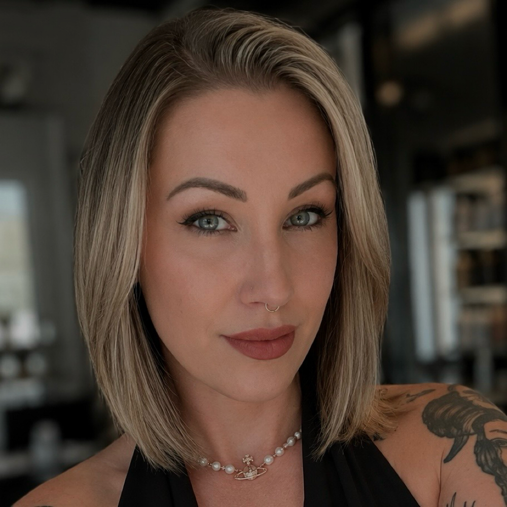 Consultation at Salon Dahlia in Brandon, FL