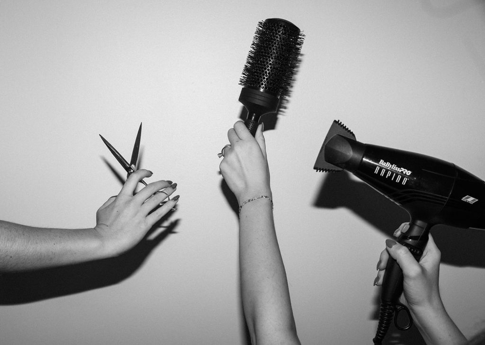 WOMEN’S HAIRCUT