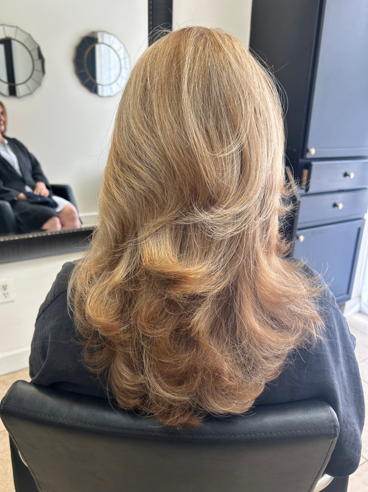 Women’s Shampoo/Cut/Style