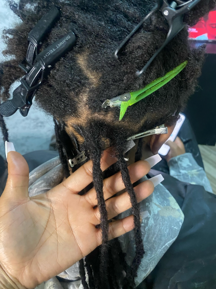 Loc Reattachments at 𝐀𝐧𝐨𝐢𝐧𝐭𝐞𝐝 𝐋𝐨𝐜𝐬™ 𝐓𝐫𝐢𝐜𝐡𝐨𝐥𝐨𝐠𝐲 𝐒𝐭𝐮𝐝𝐢𝐨𝐬 in Chicago, IL
