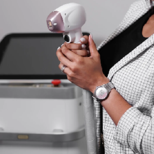 Carbon Peeling Face at SKIN LAB BY ZU