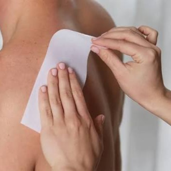 Shoulders (hombros) at Studio Chic Nail Salon and Spa in palmdale, CA