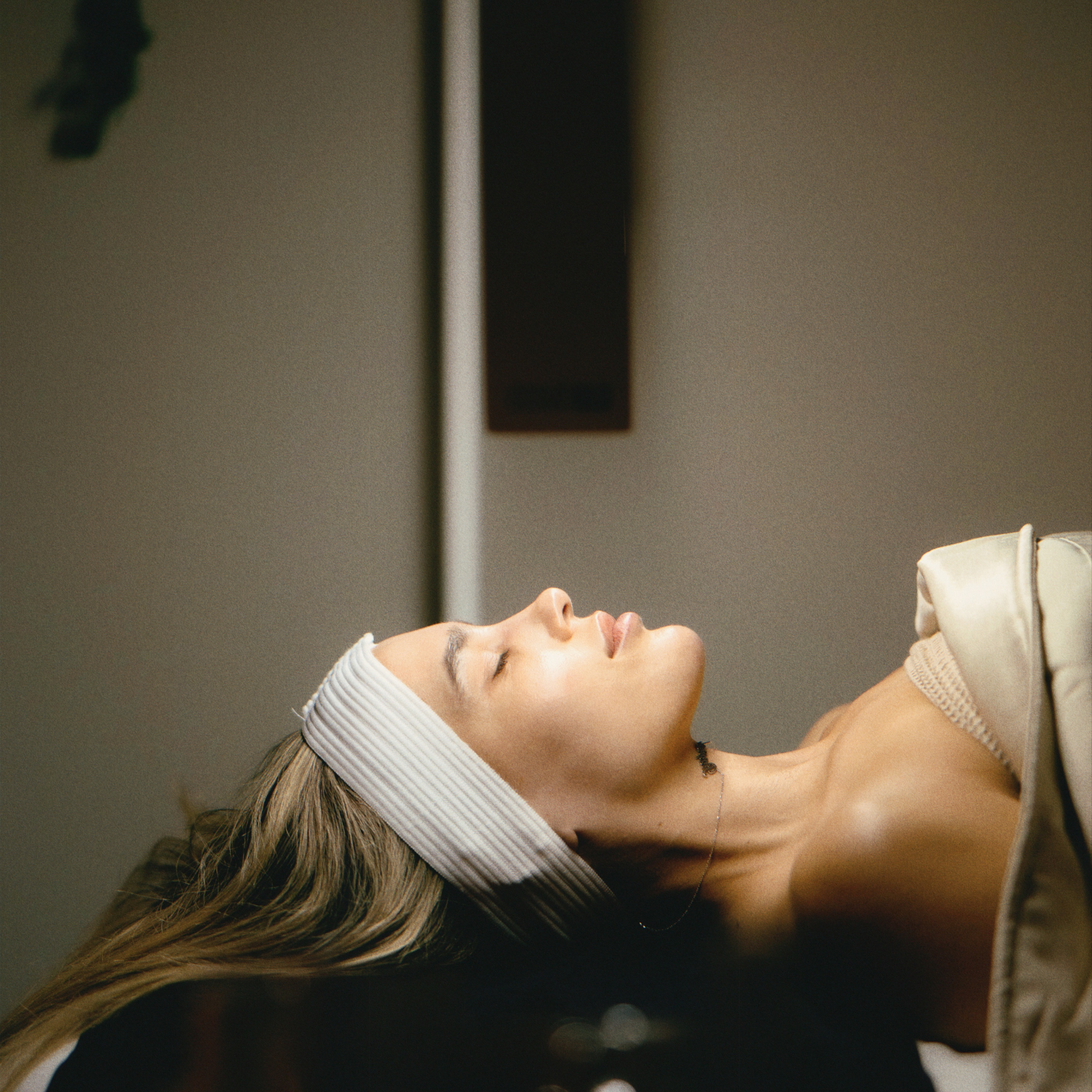 Lymphatic Facelift Massage at Holistik & Harmony in CA, CA