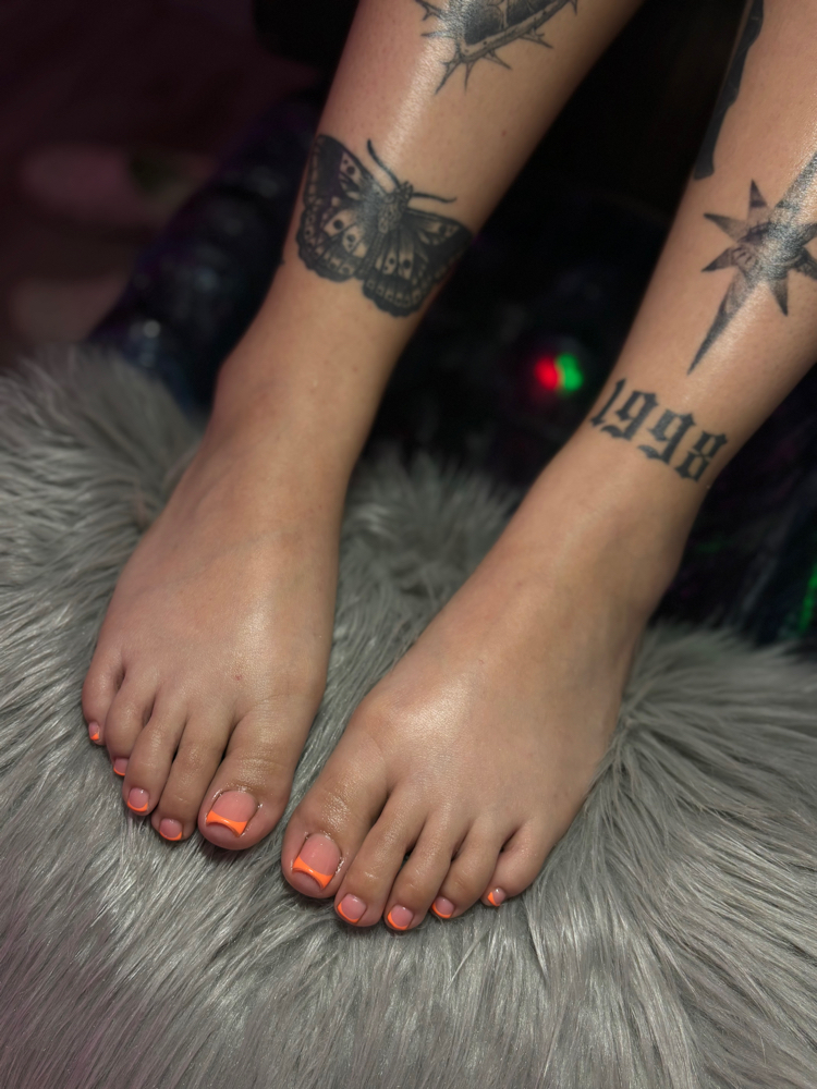 Emerald Deluxe Pedicure ✨