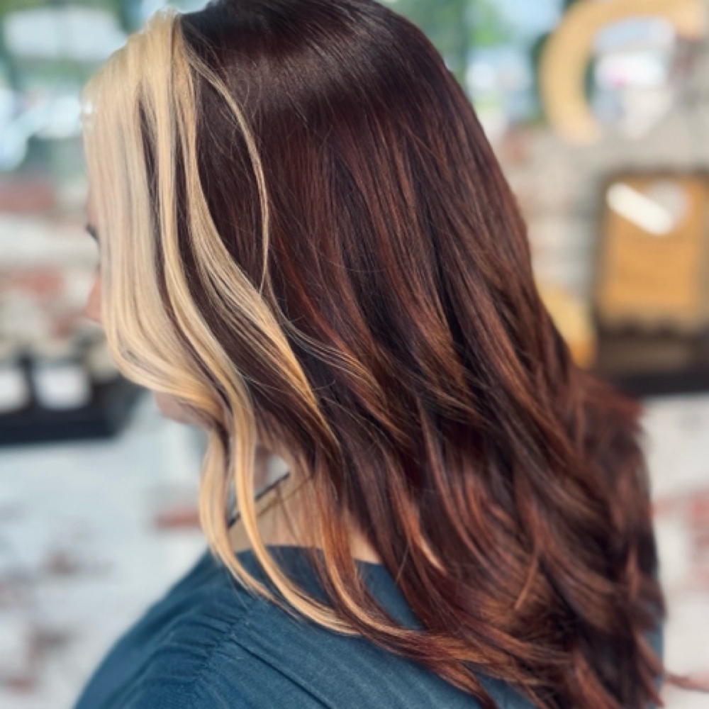 Wash & Style at A Honest style in Crowley, TX