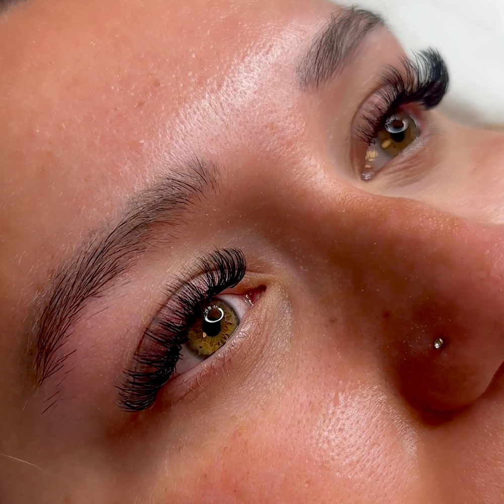 Full set hybrid lashes