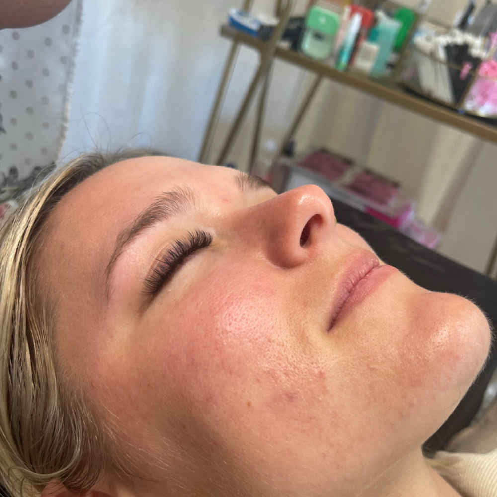 2 Week Hybrid Lash Fill at Lashes by Lonna in Springfield, MO