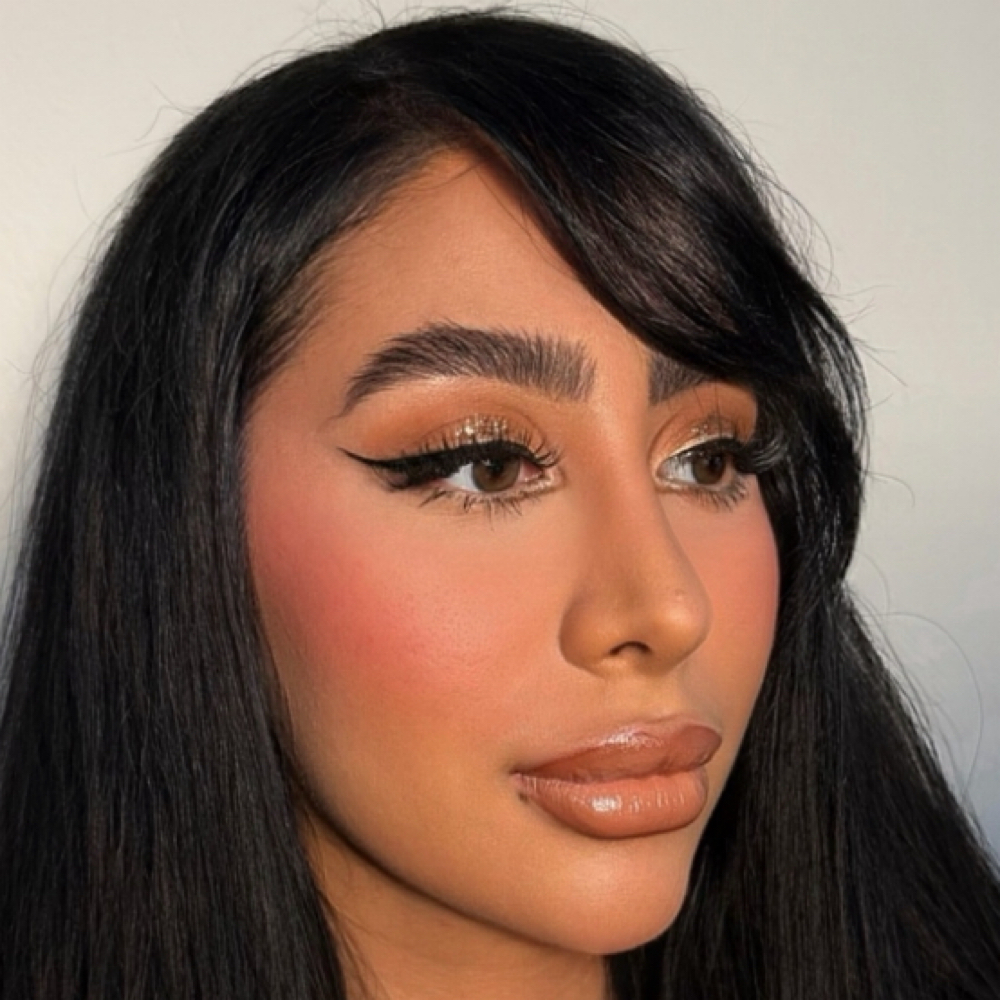 Maquillaje Social at Glow Makeup Studio in Downey, CA