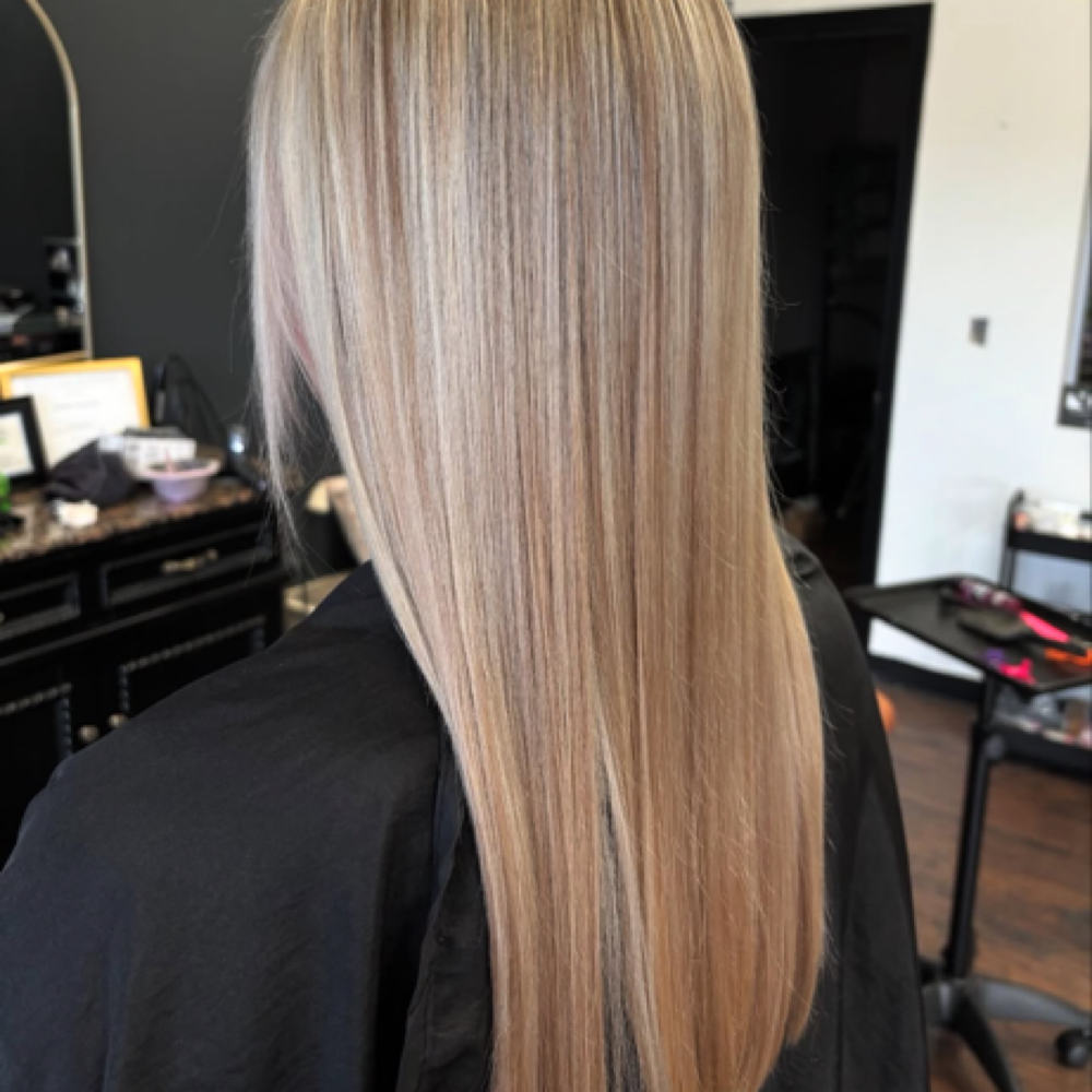 Foils Highlights at 72 Beauty in Poplar Bluff, MO