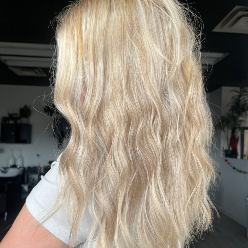 Global Blonding at ThatHippieStylist in Paducah, KY