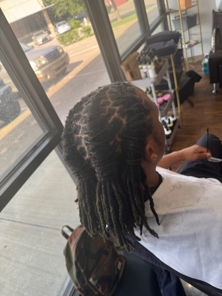 Loc Retwist W/ Basic Style