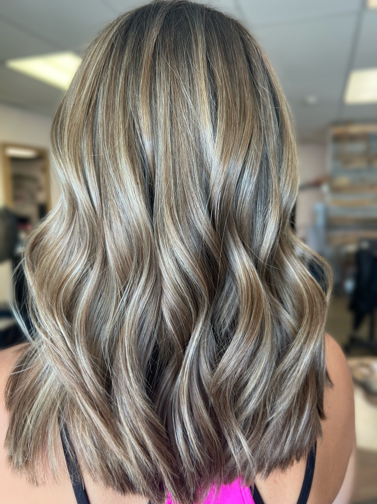 Deep Conditioning at Shelby Shackelford in Peoria, IL
