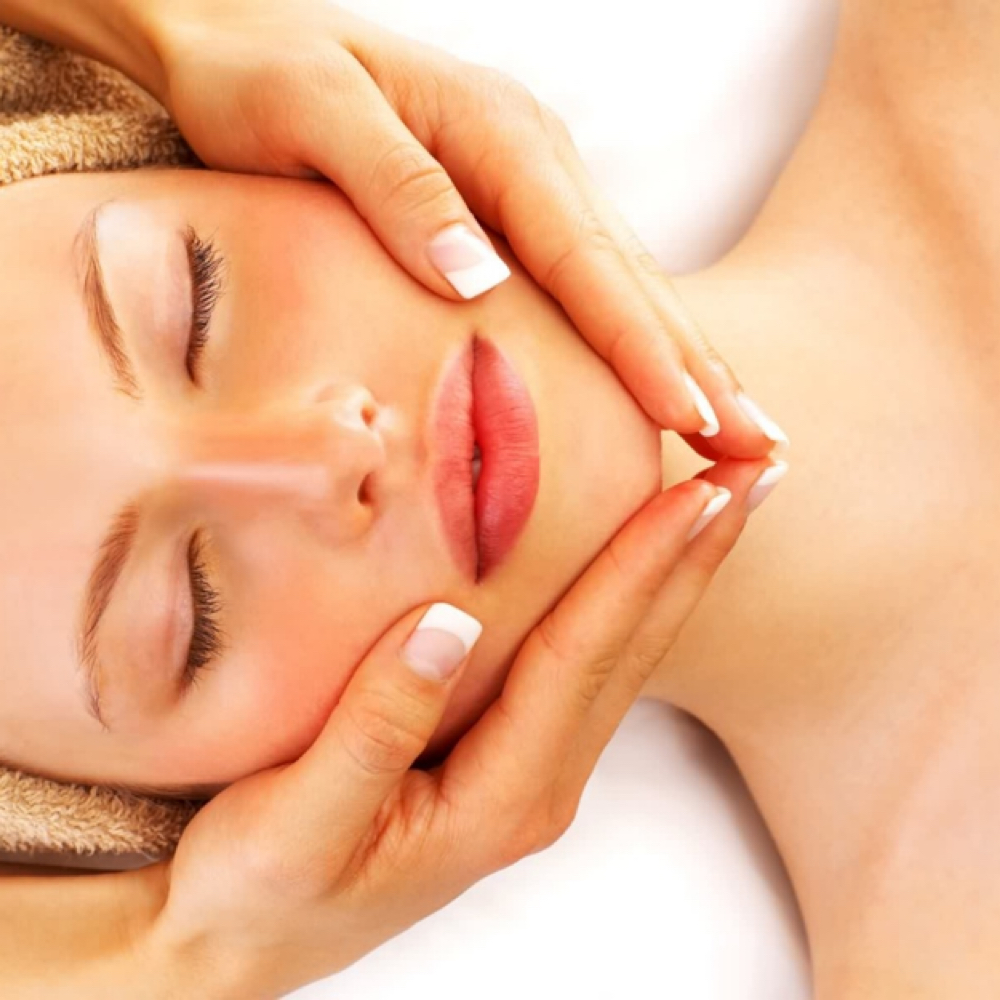 Summer Glow Treatment at Eva Luna Wellness + Restore in Wauwatosa, WI