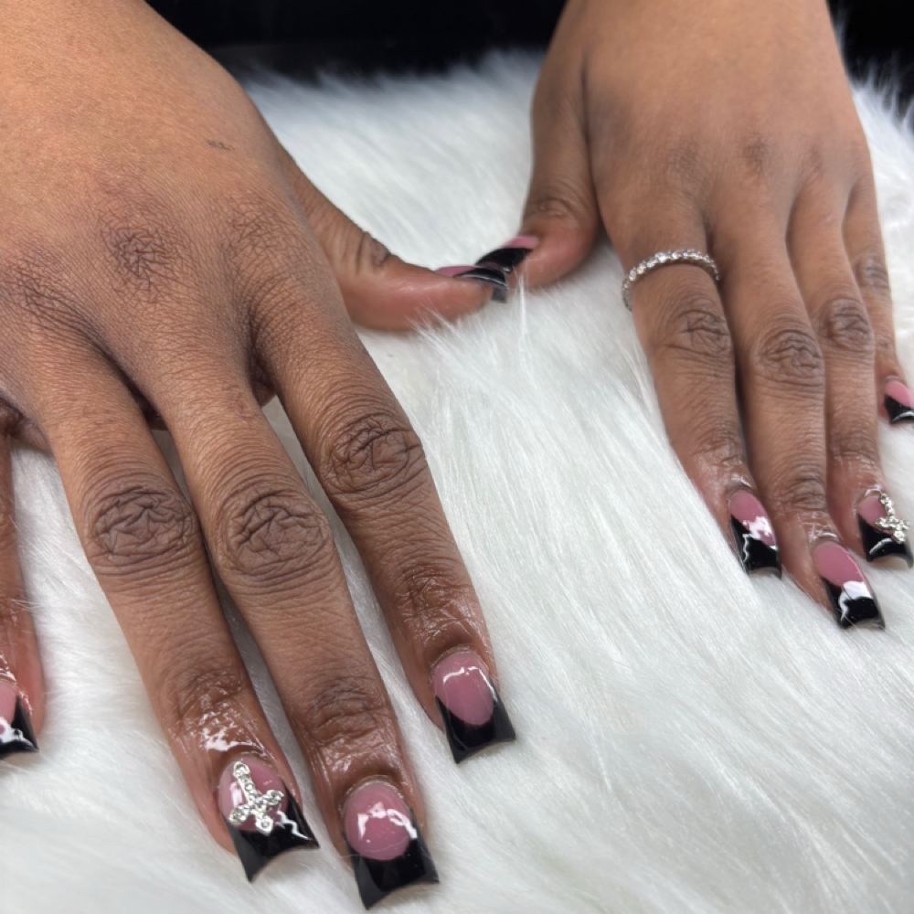 Short Acrylic Fill In at Klawed By Ariana in Oak Park, IL
