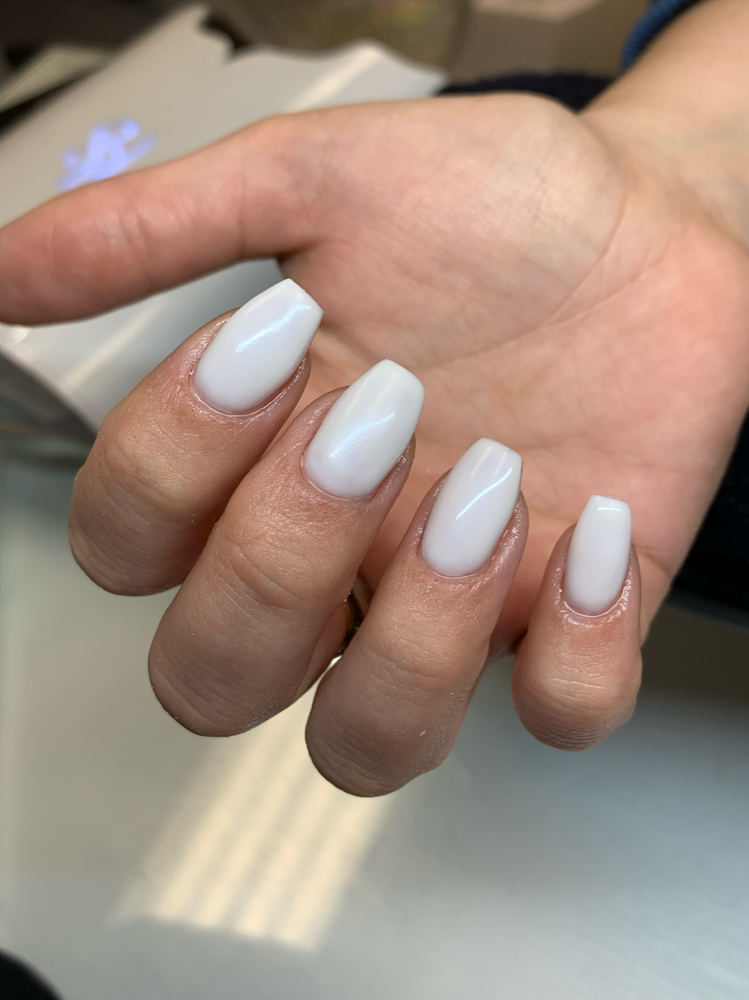 Full Set Of Acrylics/No Nail Art