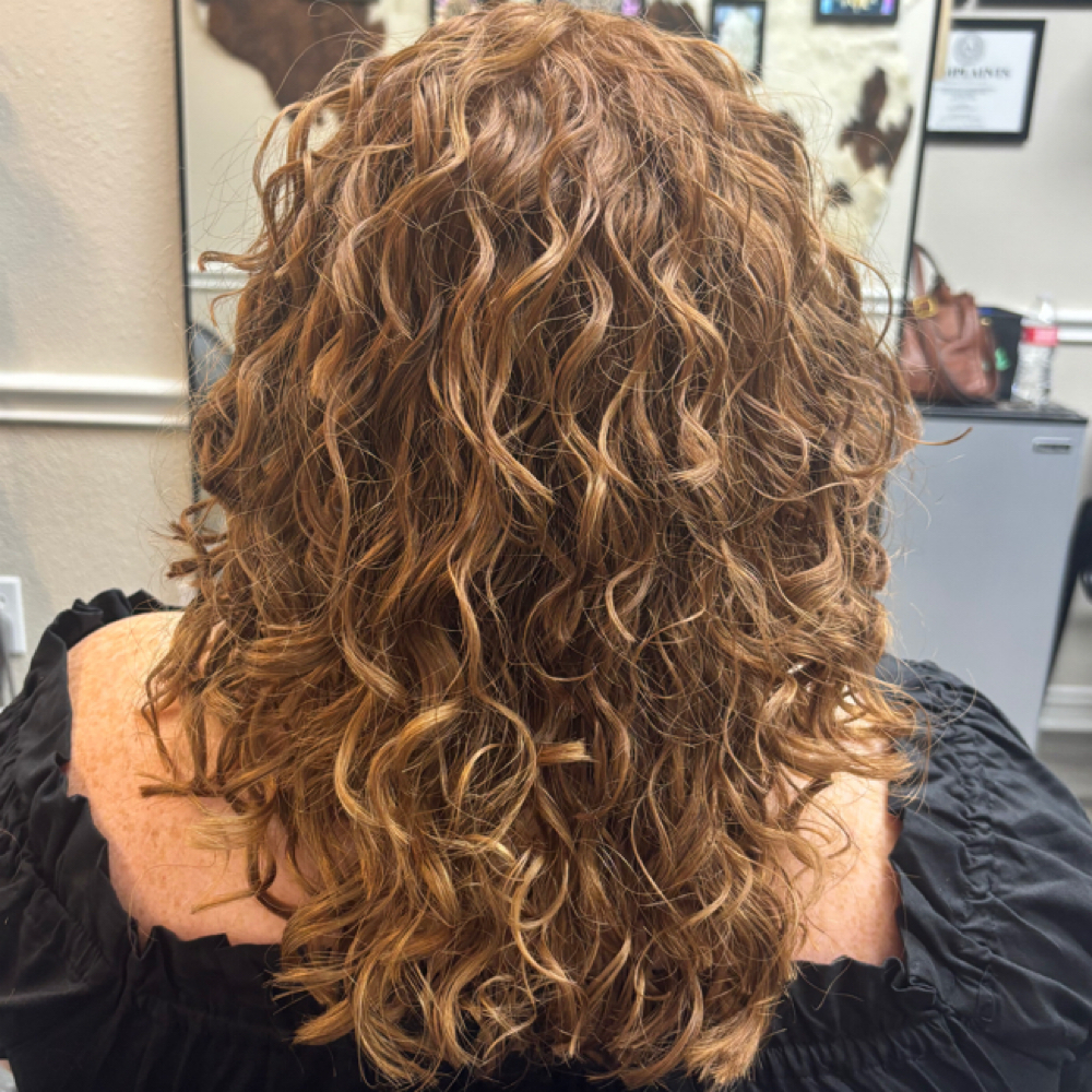 Curly Haircut/ Curly Method at (Nat Did That) NDT Hair Co. in Cleburne, TX