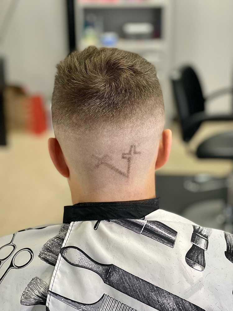 Mens/Boy Fade With Design