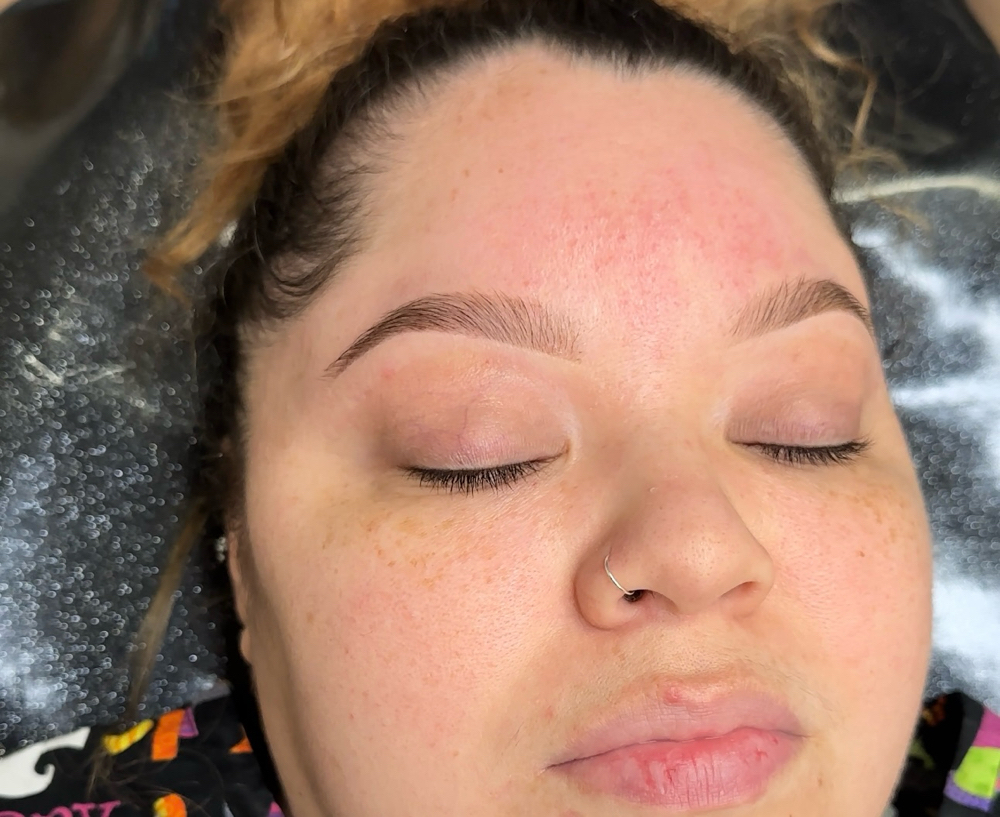 Brow Lamination & Tint