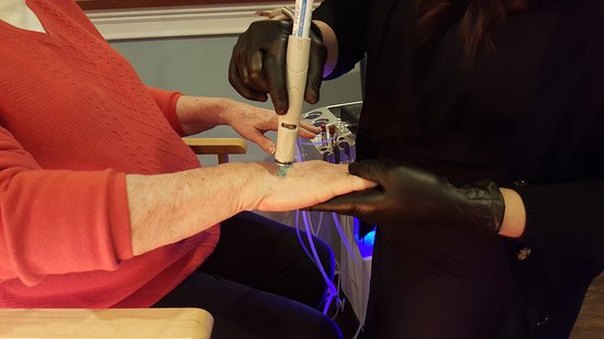 Hydra Beauty Hand Treatment