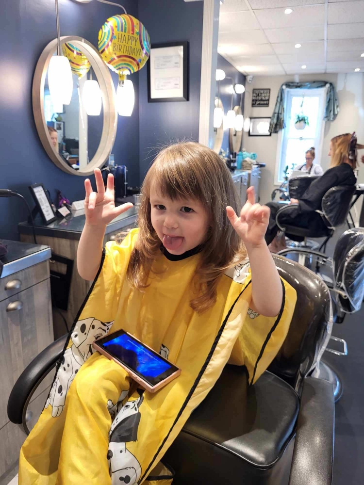 Kids 10 & Under Haircut & Blowdry