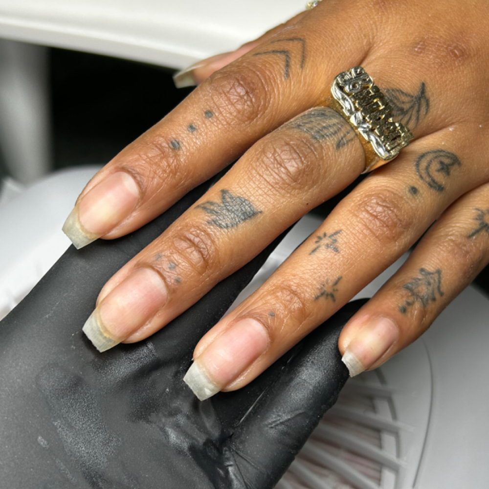Soak Off at OnlyNailsxGus in Murfreesboro, TN