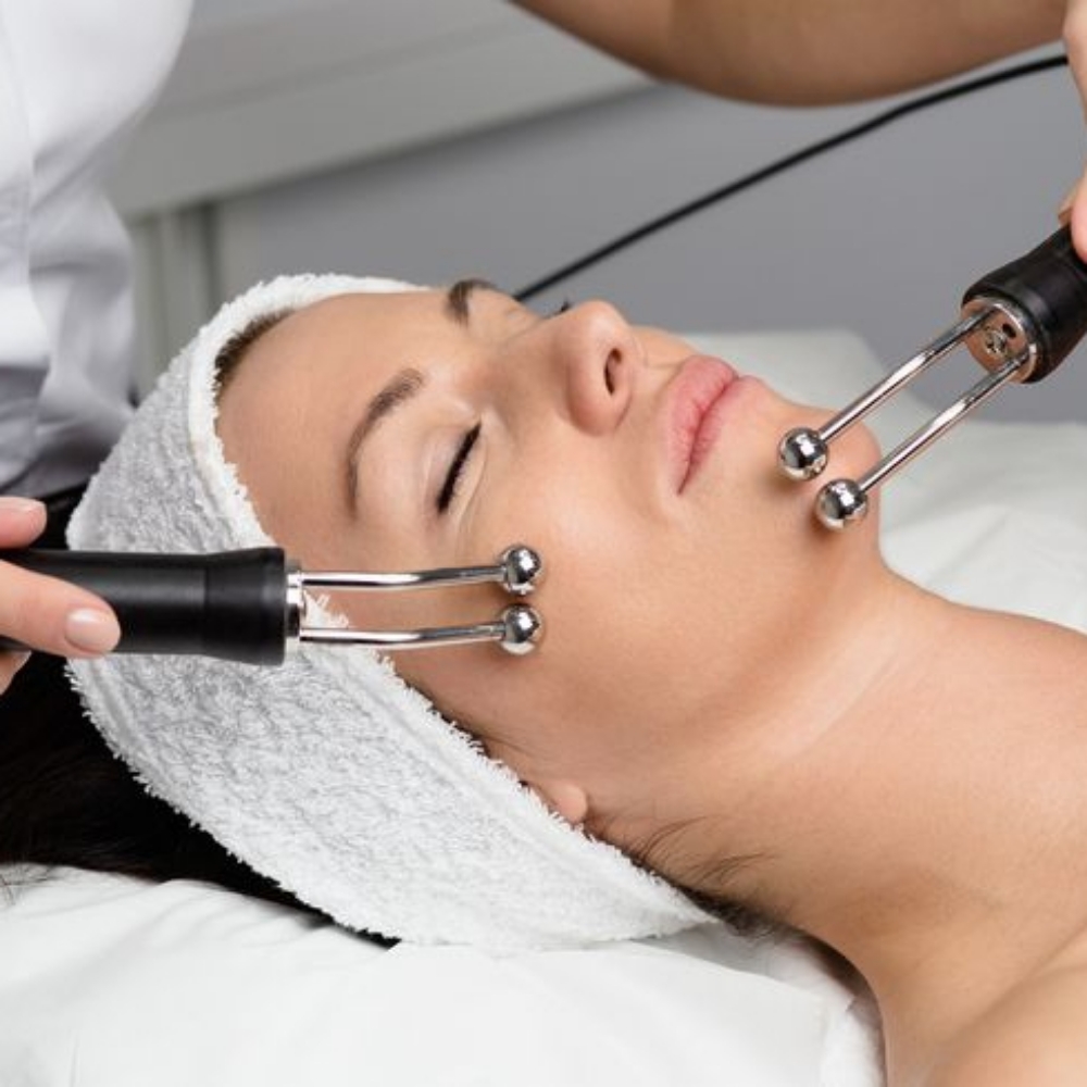15 Min Microcurrent (Add On Only) at Halo Aesthetics Center in Harrison, NJ