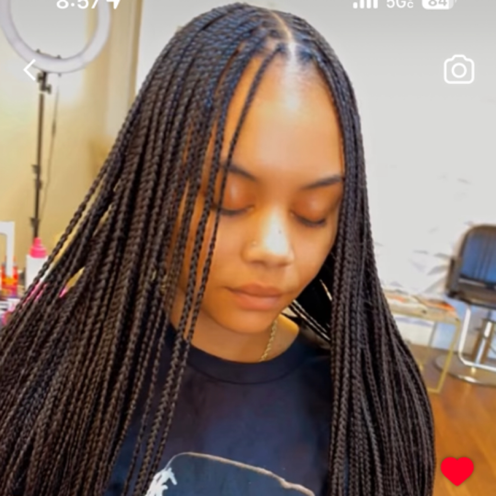 Small Knotless at Ladybbraids in Vallejo, CA
