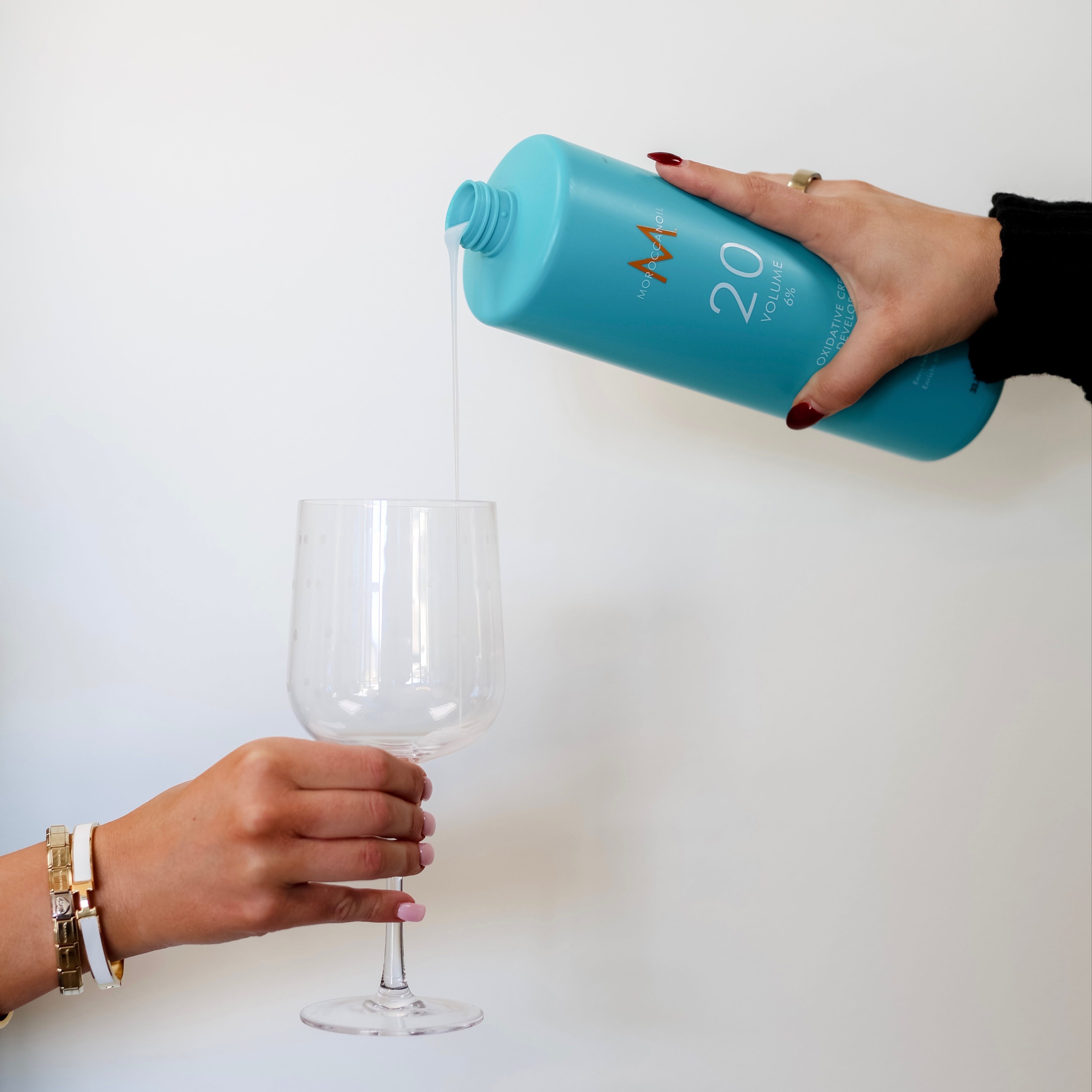 Full Blonding Session at Knox Blowout + Extension Bar in Knoxville, TN