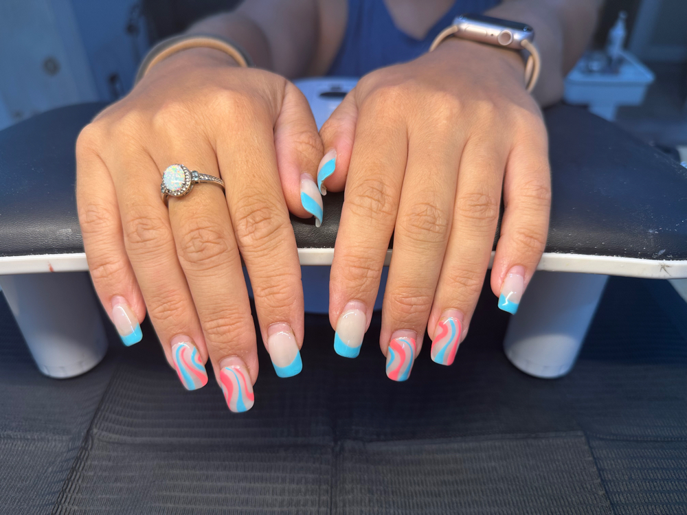 Full Soak Off at Beauty Outlaws in everett, PA