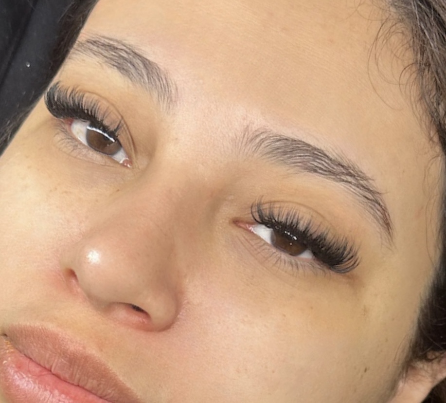 Hybrid Fill at B’s Lashes in Seattle, WA