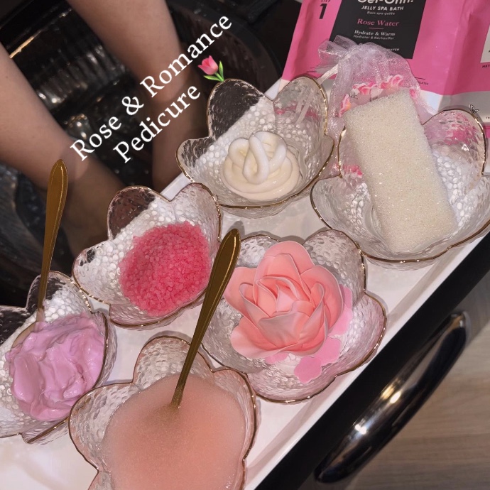 Rose & Romance Pedicure