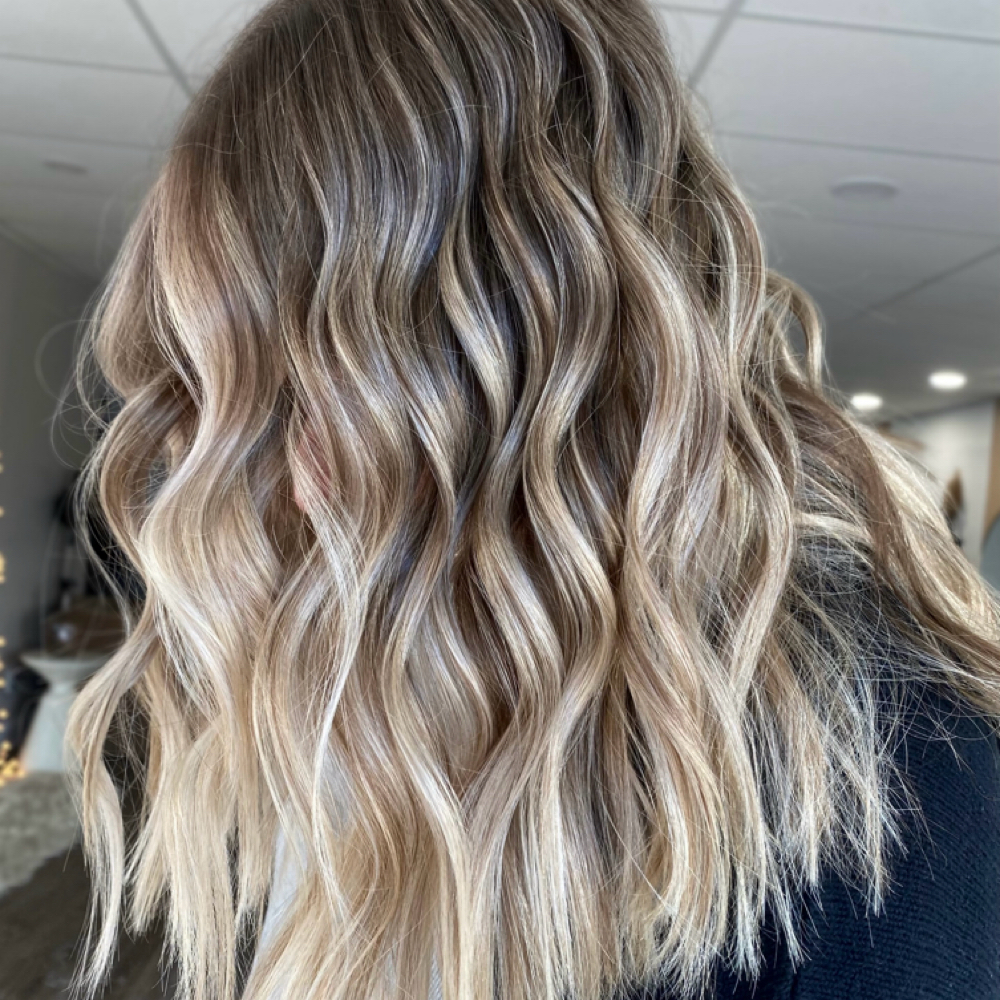 Full Lived In Color at Dakota Beach Gölden Salon & Co. in Plymouth, MI