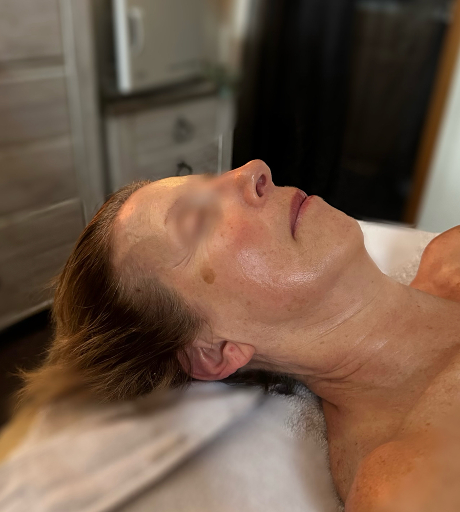 Luxe Lift Facial