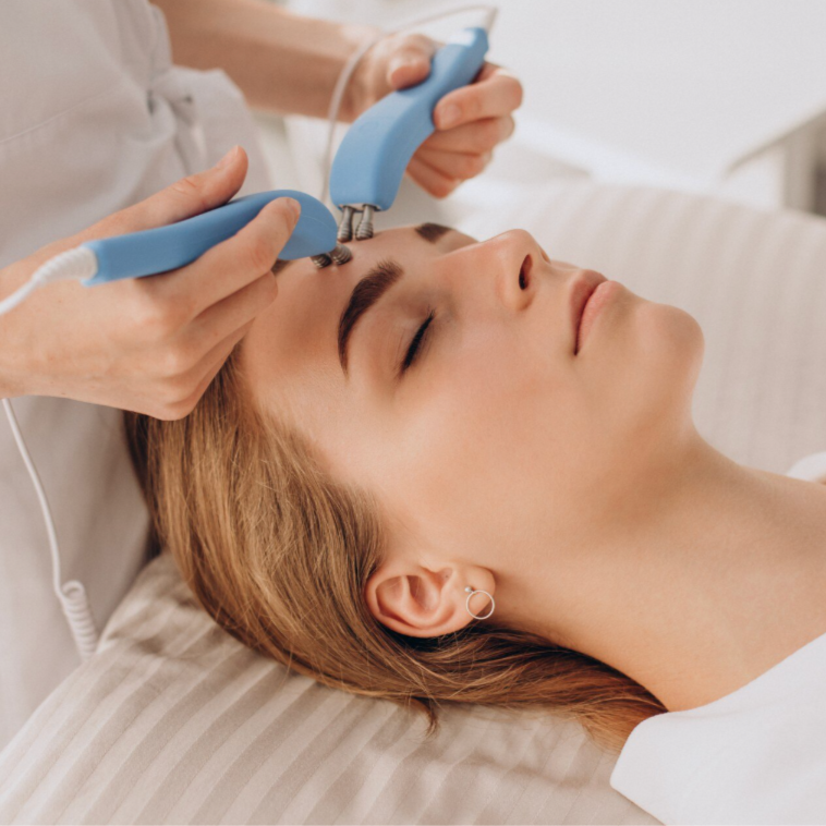 Microcurrent Contour Facial at Snap Medical Wellness in Libertyville, IL