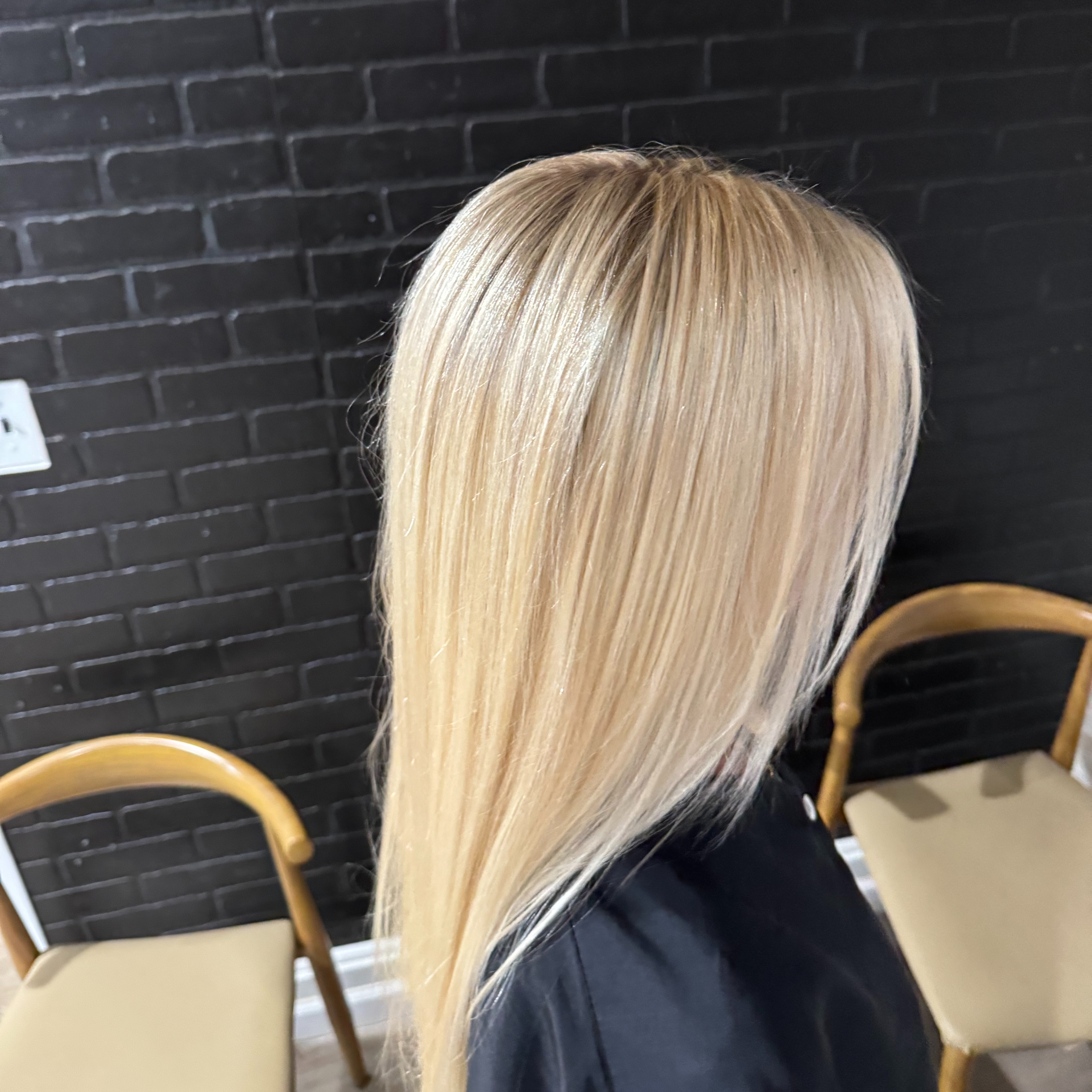 Bleach & Tone ( short hair) at Kara Preciado