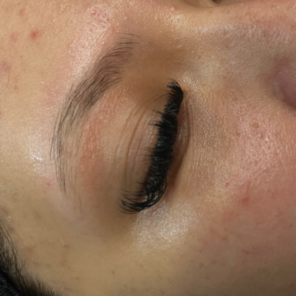 Eyebrow wax at VNBeauty in Angelton, TX