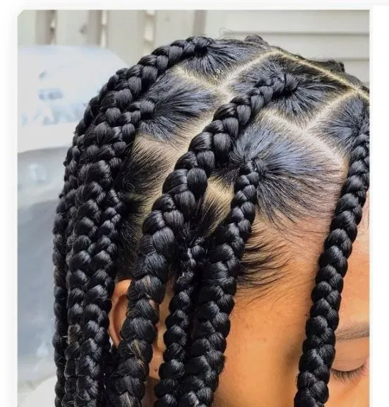 Large knotless braids( Above Waist)